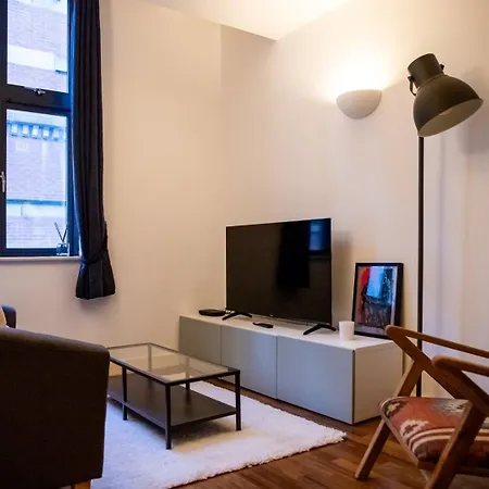 Apartment Chic In The Heart Of Leeds Centre